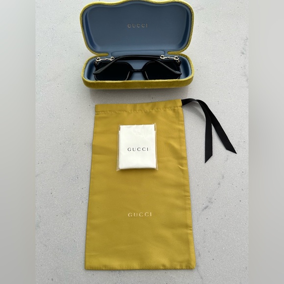 ❗️SOLD❗️Authentic Women Gucci Sunglasses - Picture 3 of 7